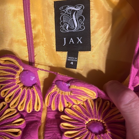 Jax size 4, Stunning pink pencil dress textured hot pink cotton with appliqué - Picture 4 of 9